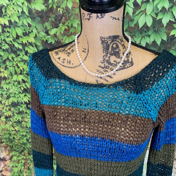 THEORY Nimue Backless Sweater - Picture 5 of 7